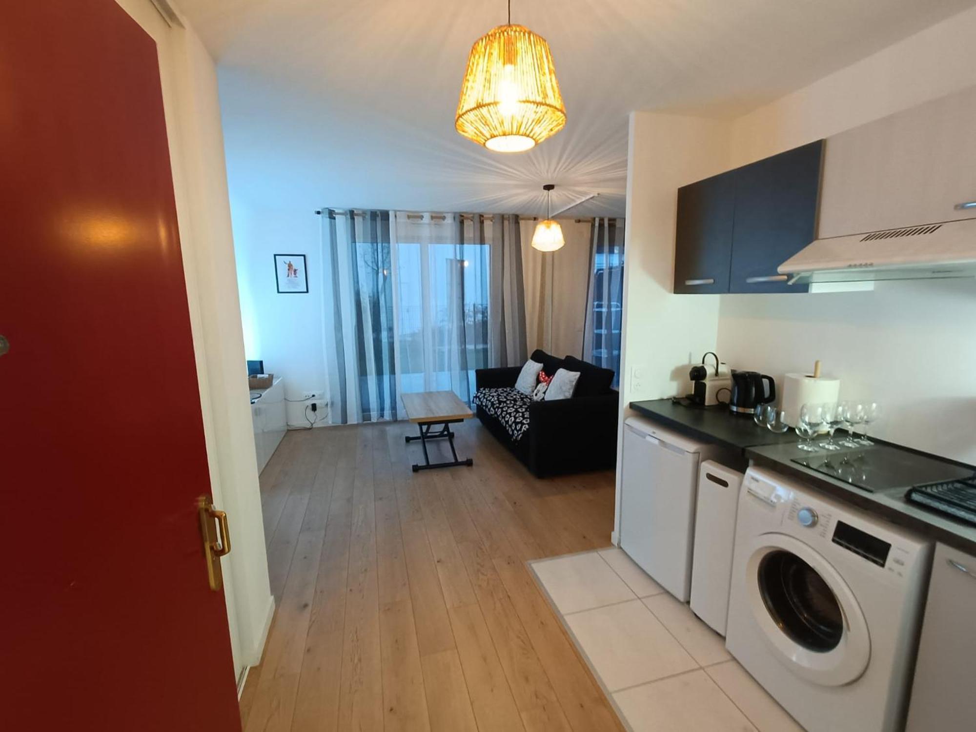 Apartment - Paris 5 Min De - Proche Gare *