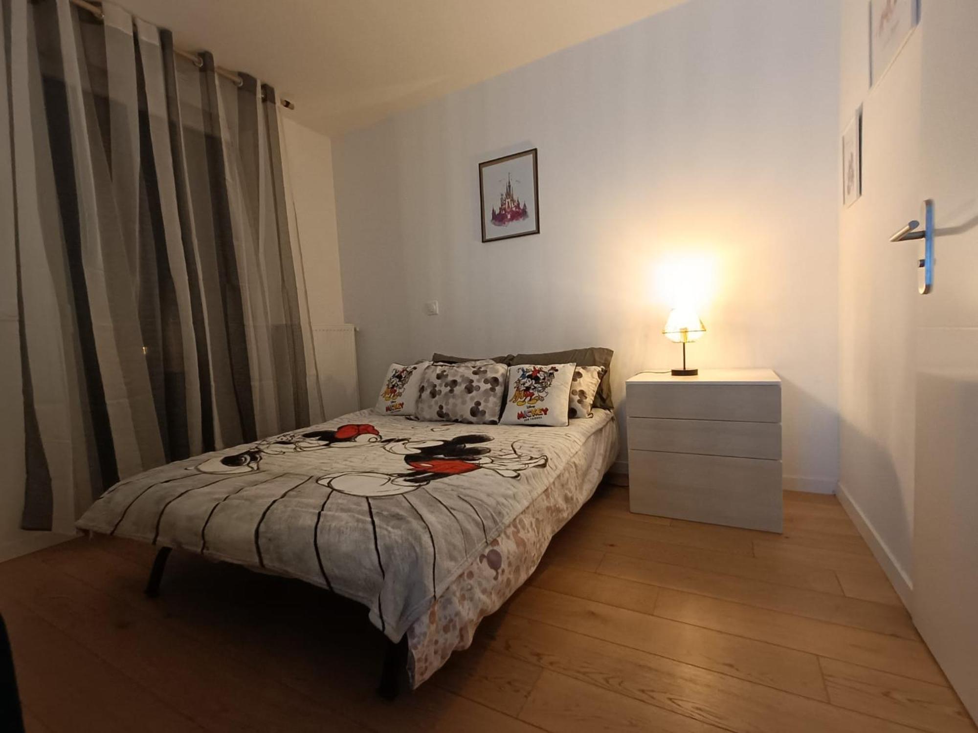 - Paris 5 Min De - Proche Gare Apartment Chessy (Seine-et-Marne)
